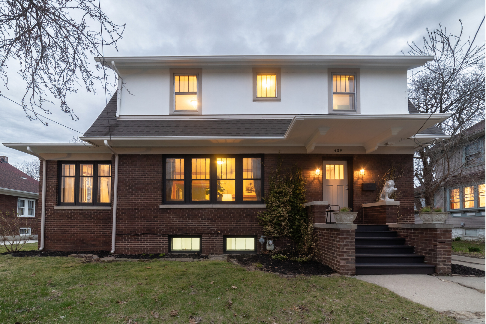 489 Division Street, Elgin, IL 60120