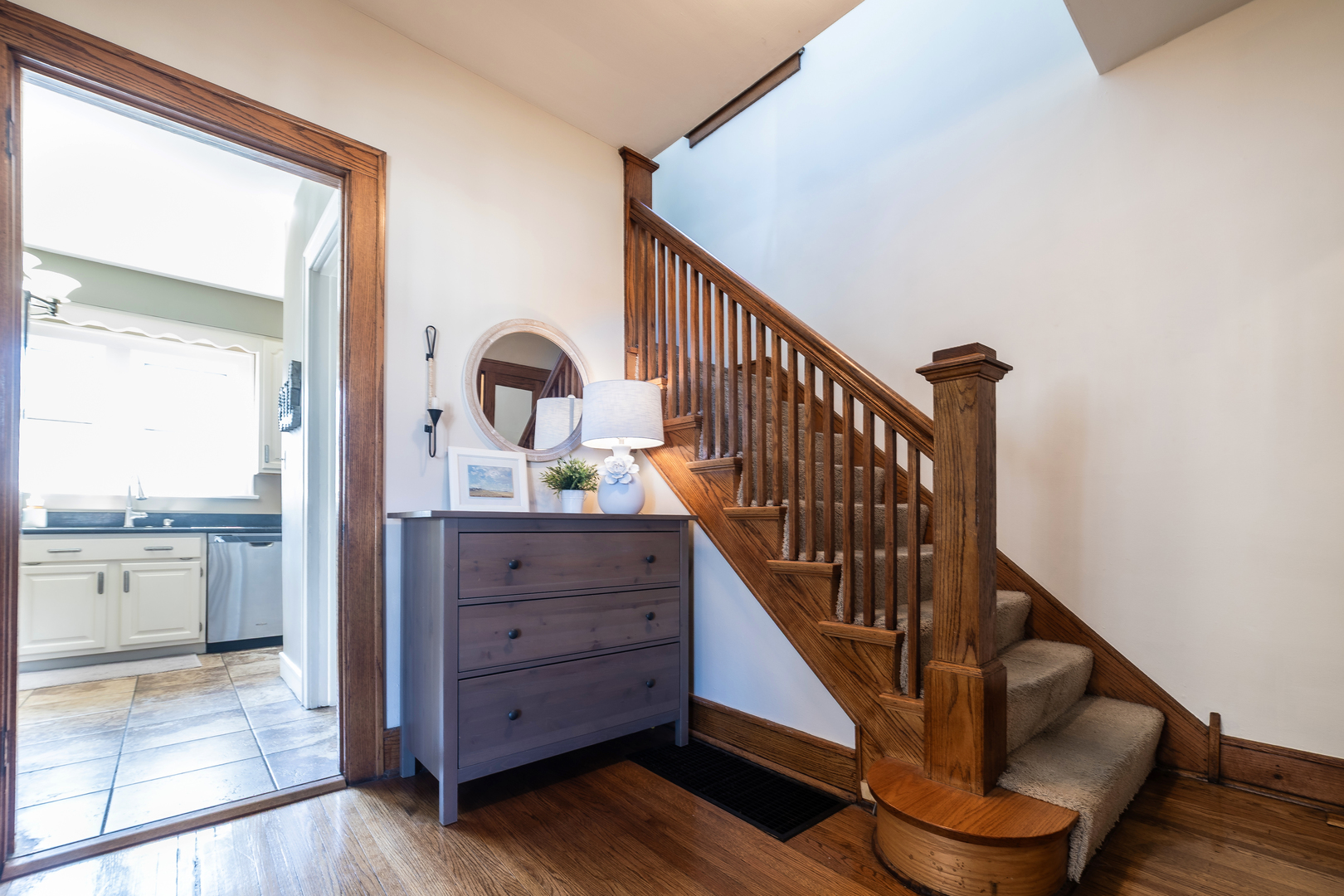 489 Division Street, Elgin, IL 60120