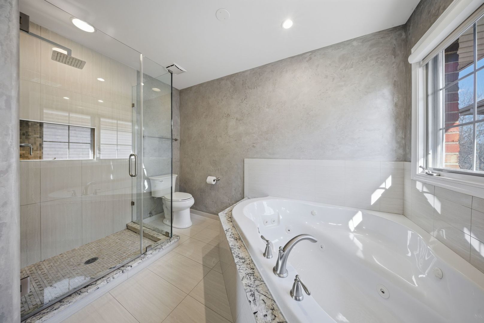 8242 Latrobe Avenue, Burbank, IL 60459