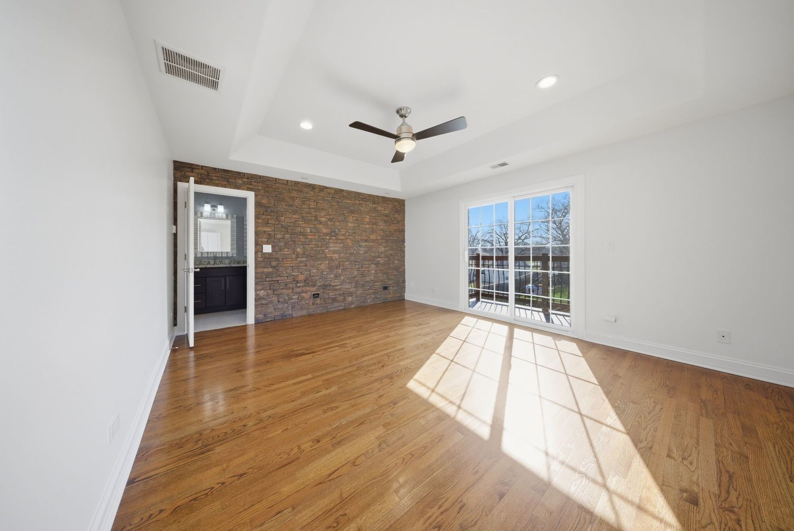 8242 Latrobe Avenue, Burbank, IL 60459