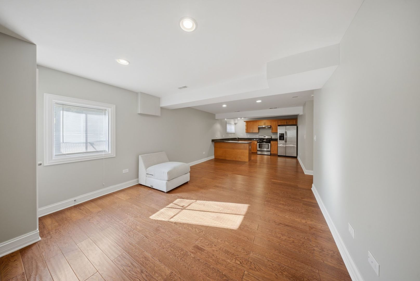 8242 Latrobe Avenue, Burbank, IL 60459