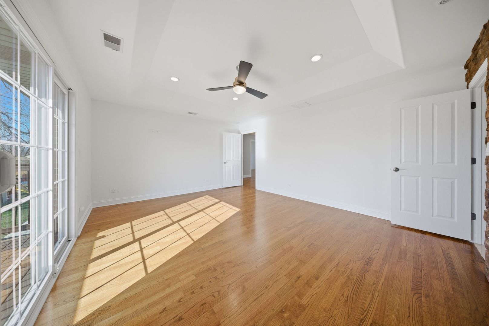 8242 Latrobe Avenue, Burbank, IL 60459