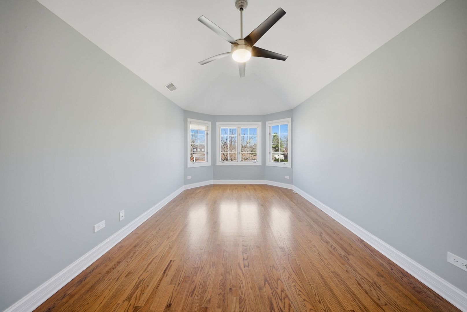 8242 Latrobe Avenue, Burbank, IL 60459