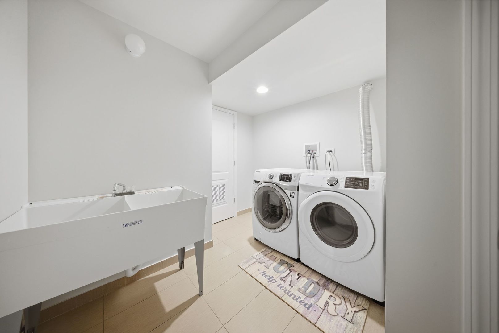 8242 Latrobe Avenue, Burbank, IL 60459