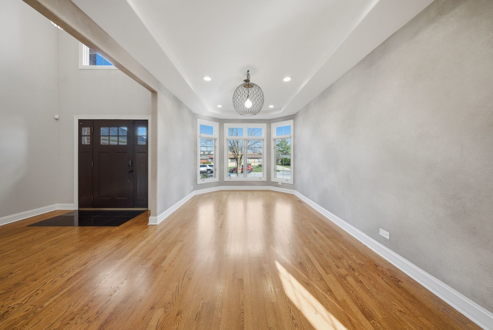 8242 Latrobe Avenue, Burbank, IL 60459