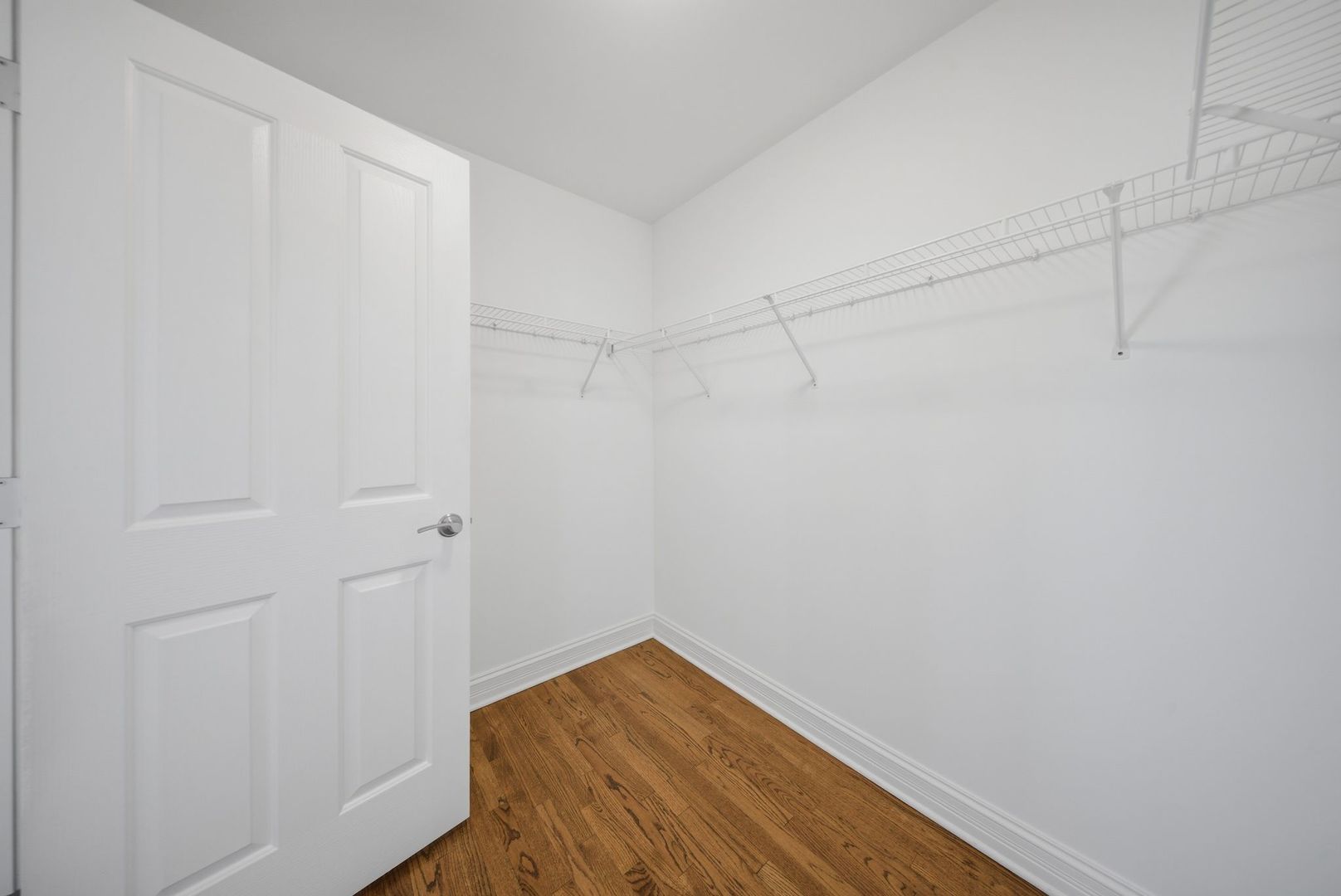 8242 Latrobe Avenue, Burbank, IL 60459