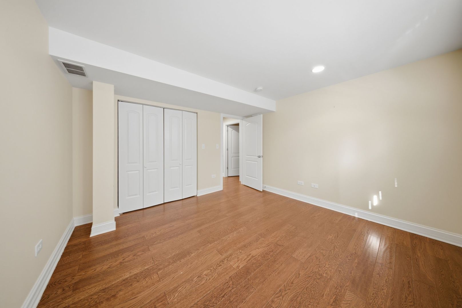 8242 Latrobe Avenue, Burbank, IL 60459