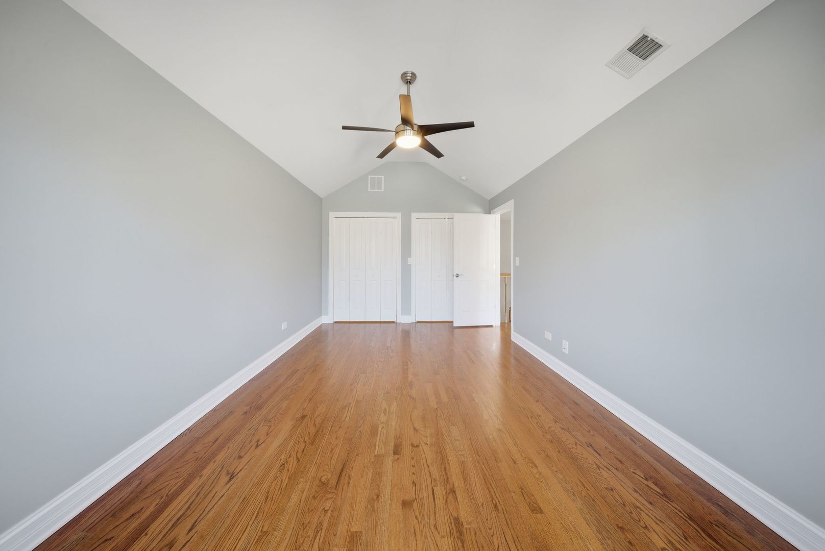 8242 Latrobe Avenue, Burbank, IL 60459