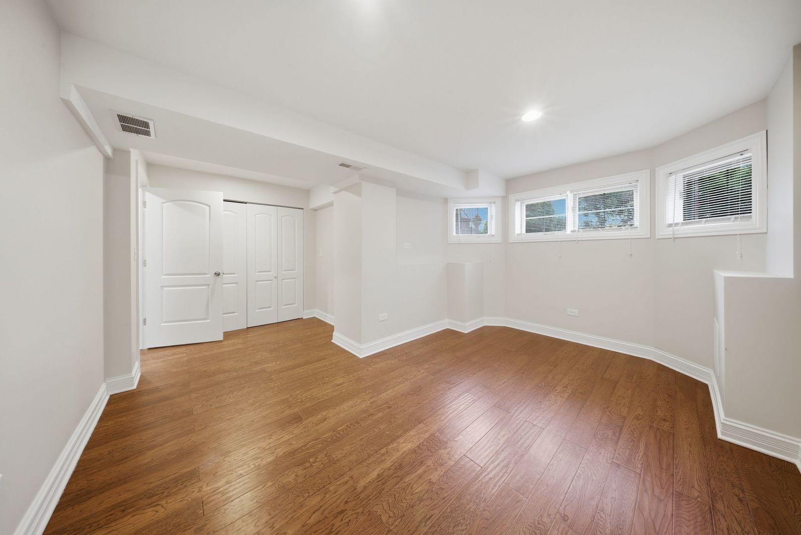 8242 Latrobe Avenue, Burbank, IL 60459