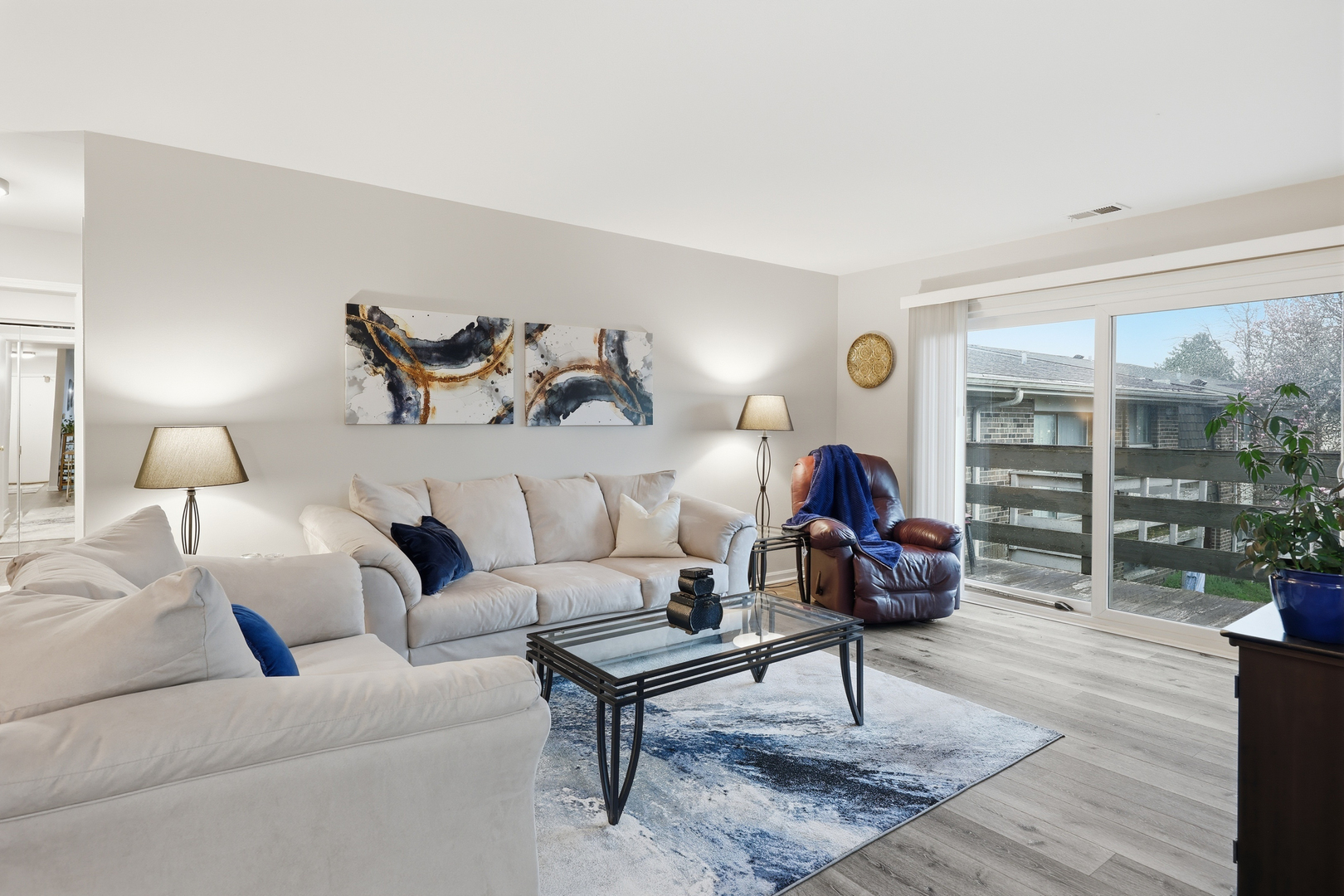 471 Raintree Court #2B, Glen Ellyn, IL 60137