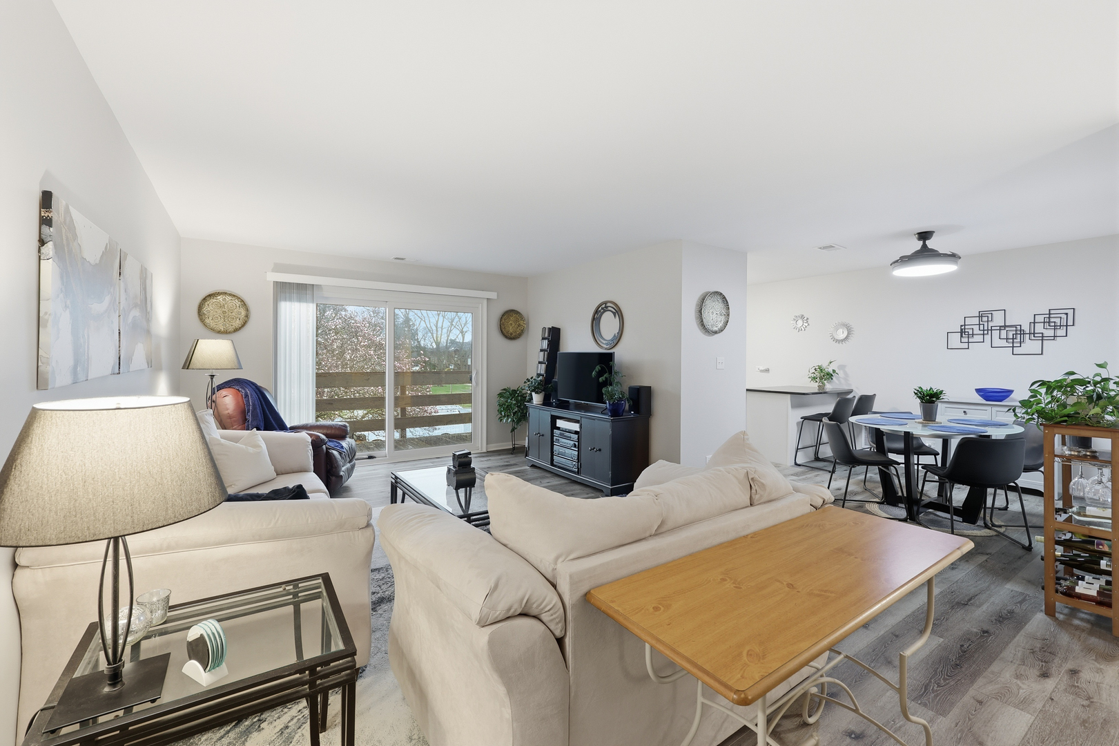 471 Raintree Court #2B, Glen Ellyn, IL 60137