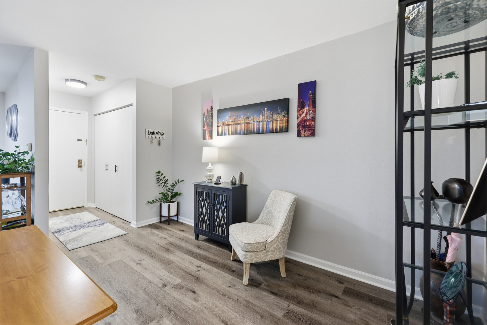 471 Raintree Court #2B, Glen Ellyn, IL 60137