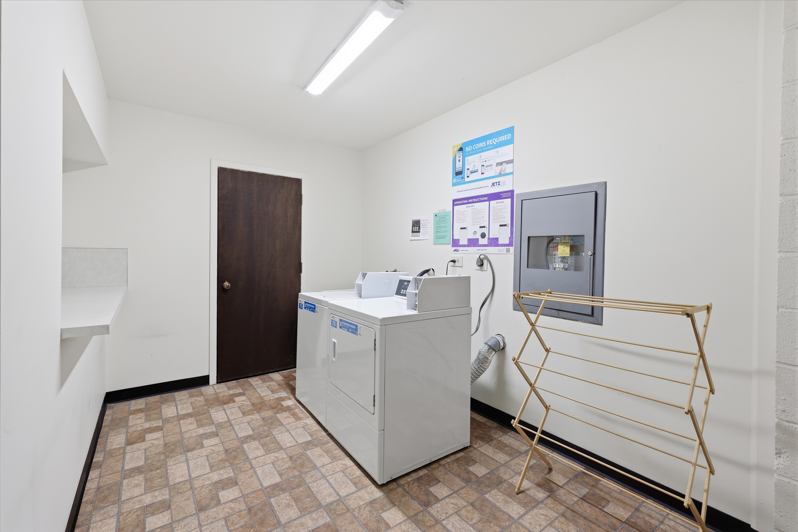 471 Raintree Court #2B, Glen Ellyn, IL 60137