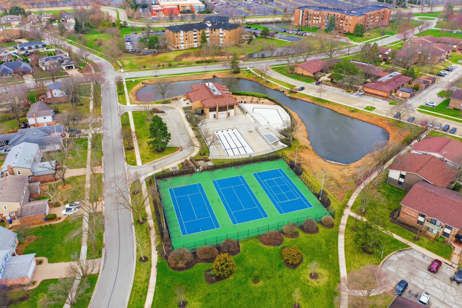 471 Raintree Court #2B, Glen Ellyn, IL 60137