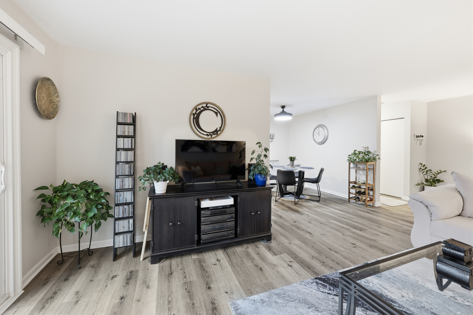 471 Raintree Court #2B, Glen Ellyn, IL 60137