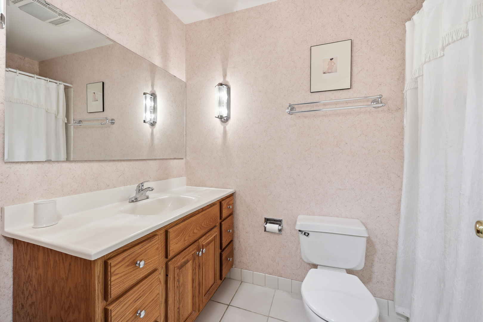 471 Raintree Court #2B, Glen Ellyn, IL 60137