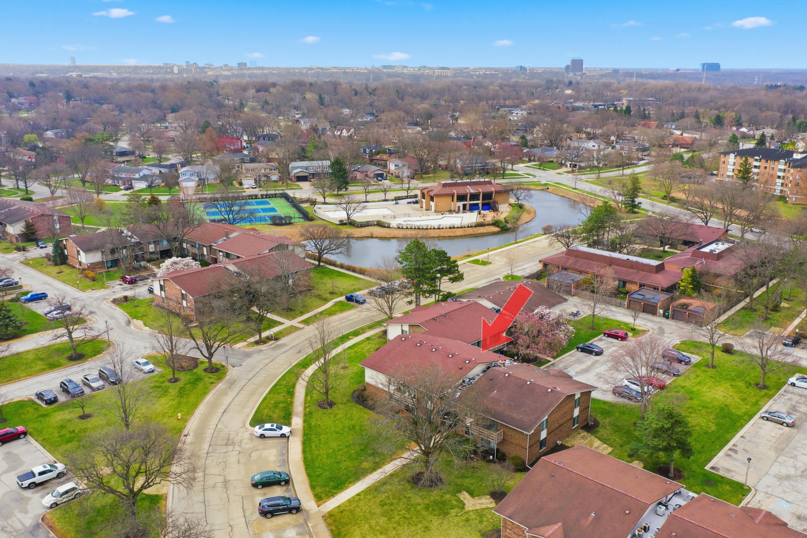 471 Raintree Court #2B, Glen Ellyn, IL 60137