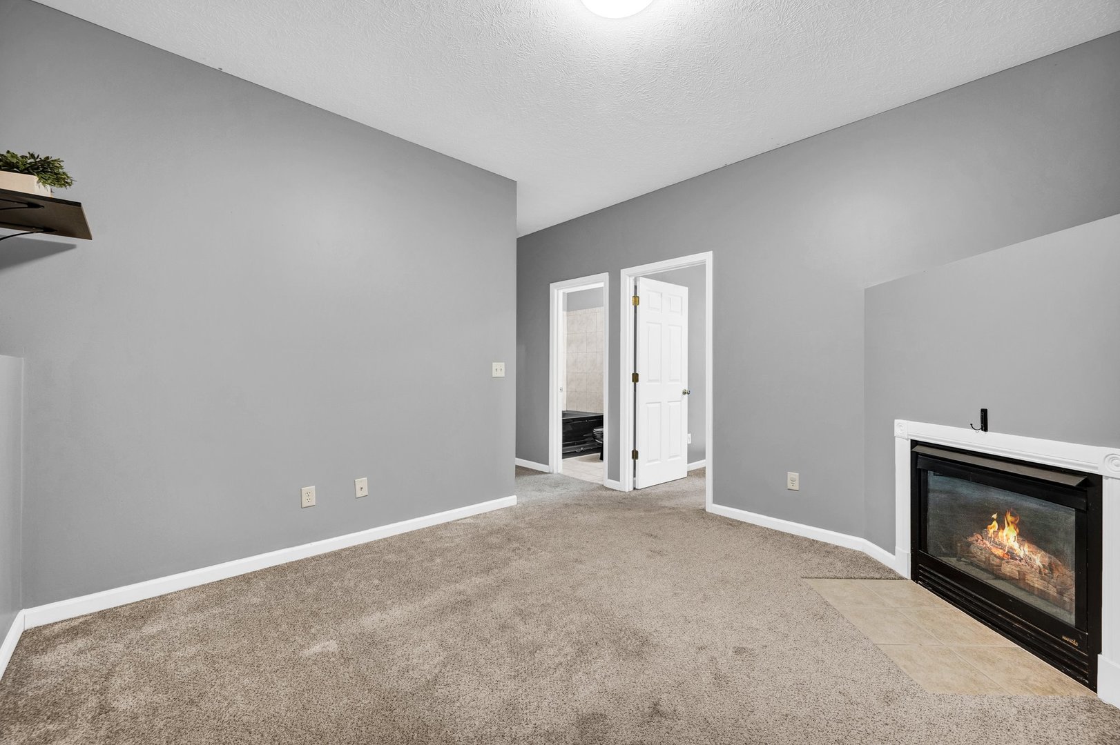 6 Fuller Court, Bloomington, IL 61705