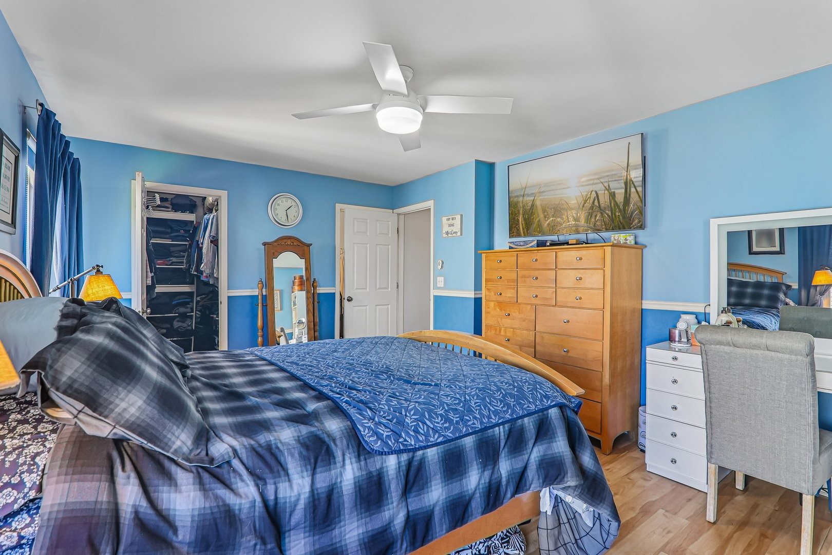 806 Meadowridge Drive, Aurora, IL 60504