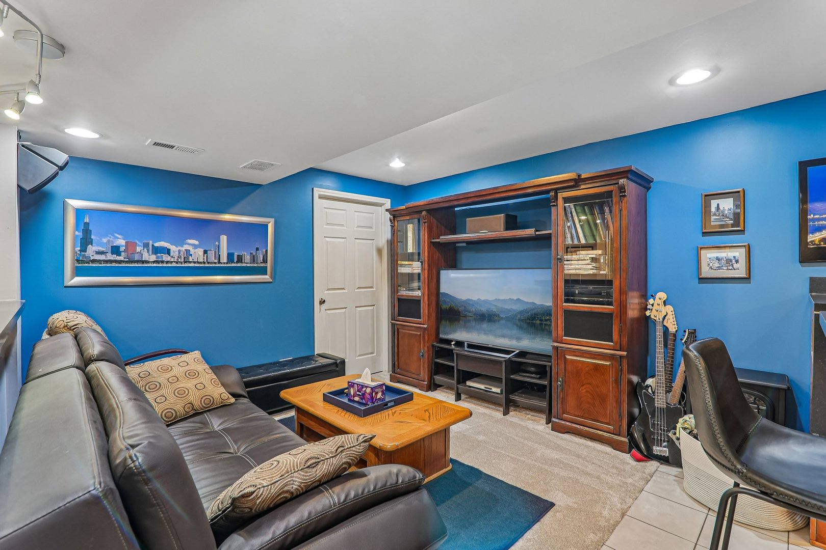 806 Meadowridge Drive, Aurora, IL 60504