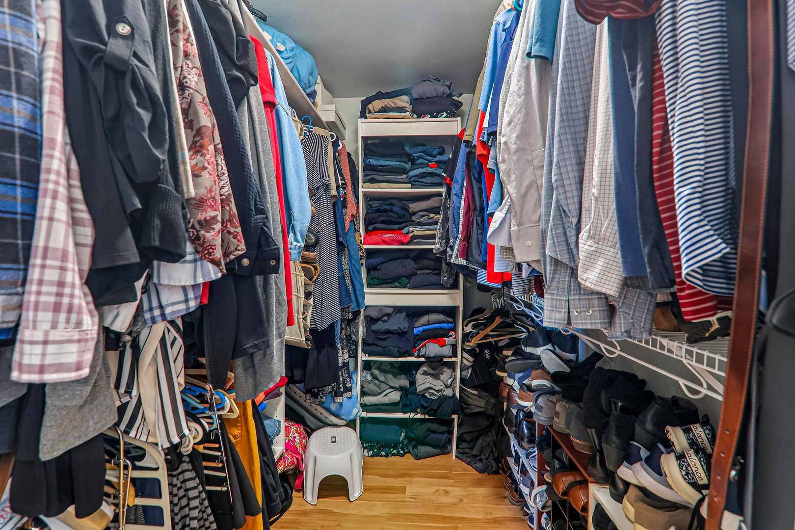 806 Meadowridge Drive, Aurora, IL 60504