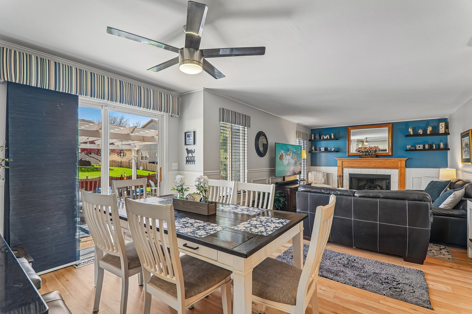 806 Meadowridge Drive, Aurora, IL 60504