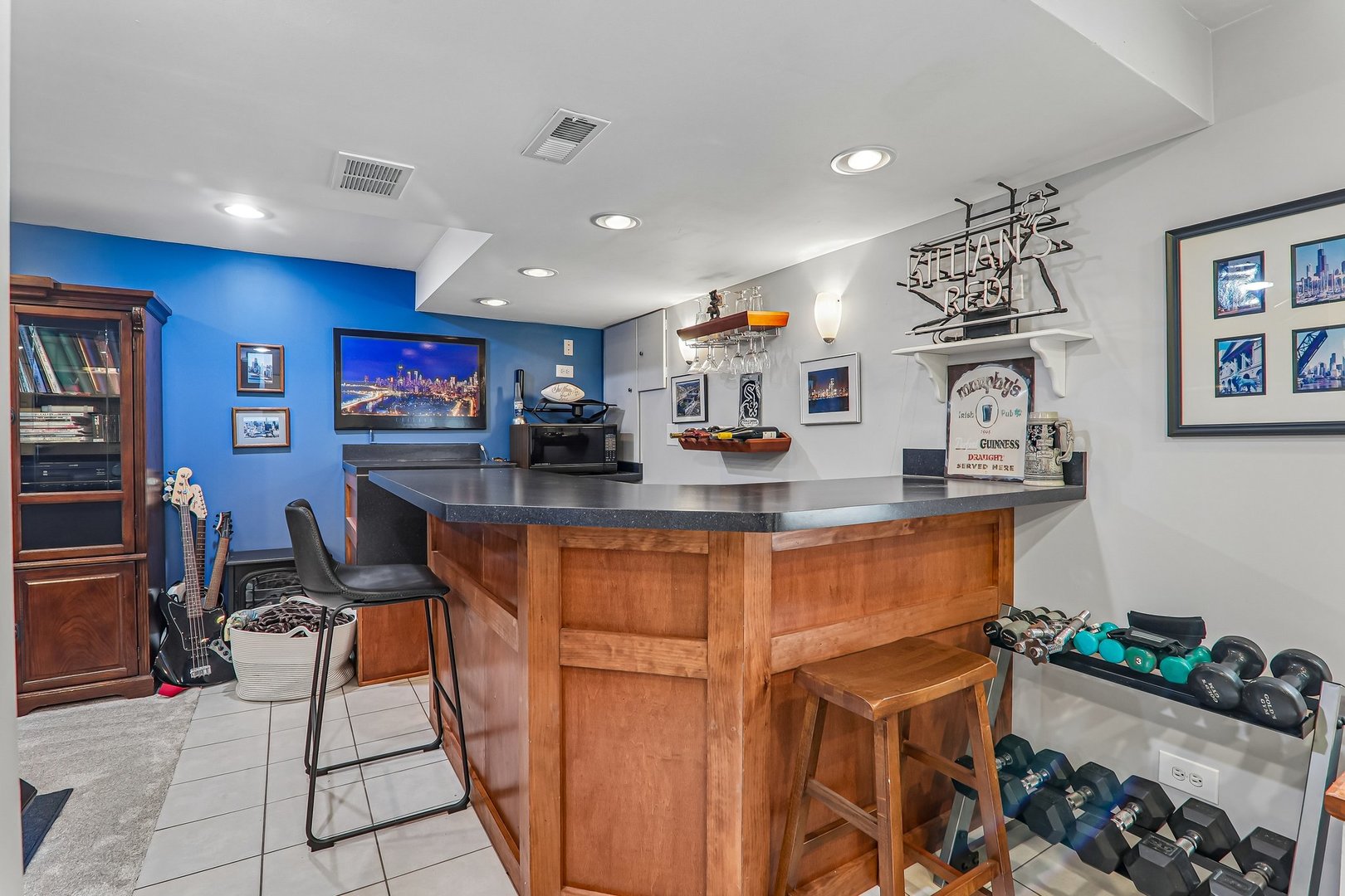 806 Meadowridge Drive, Aurora, IL 60504