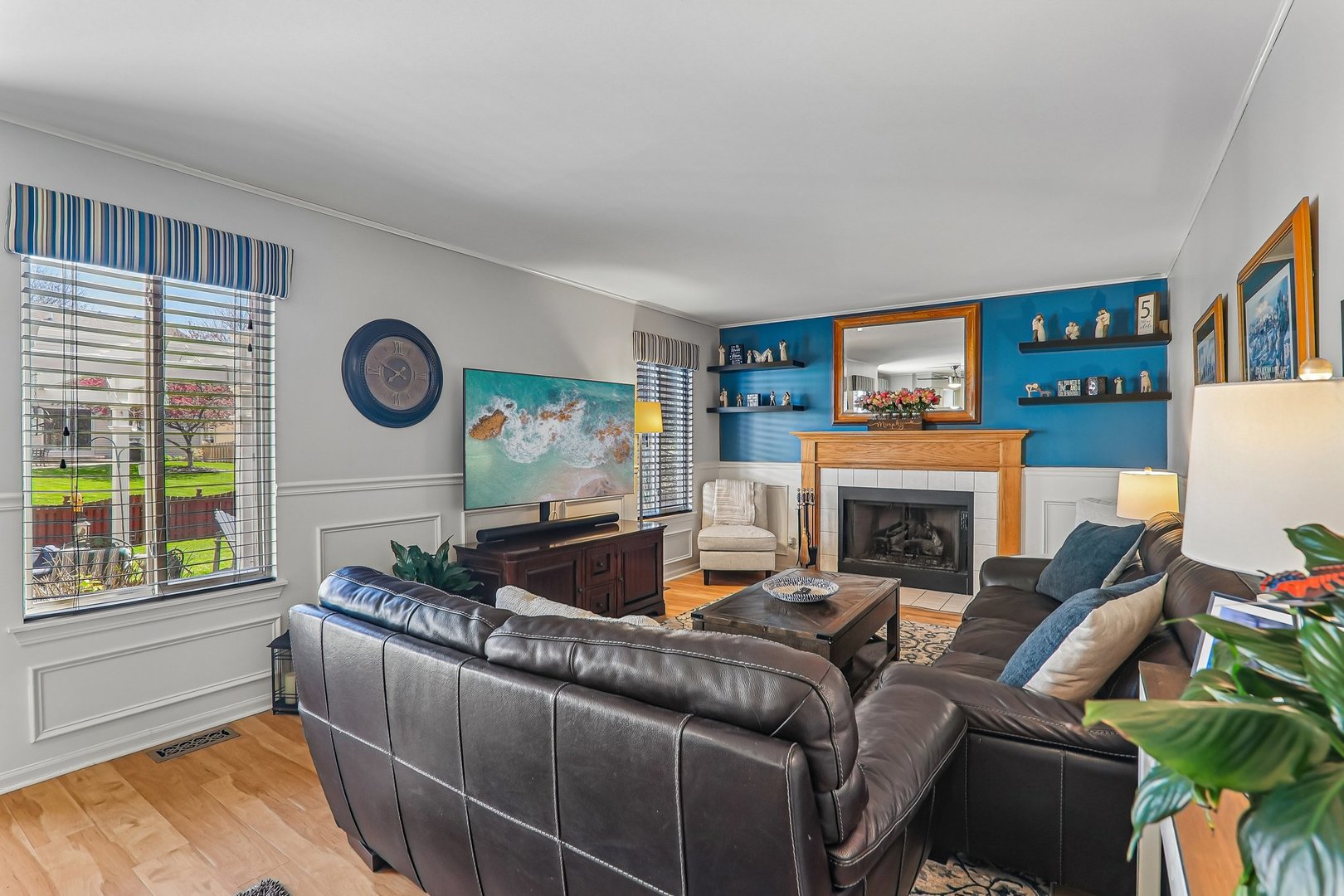 806 Meadowridge Drive, Aurora, IL 60504