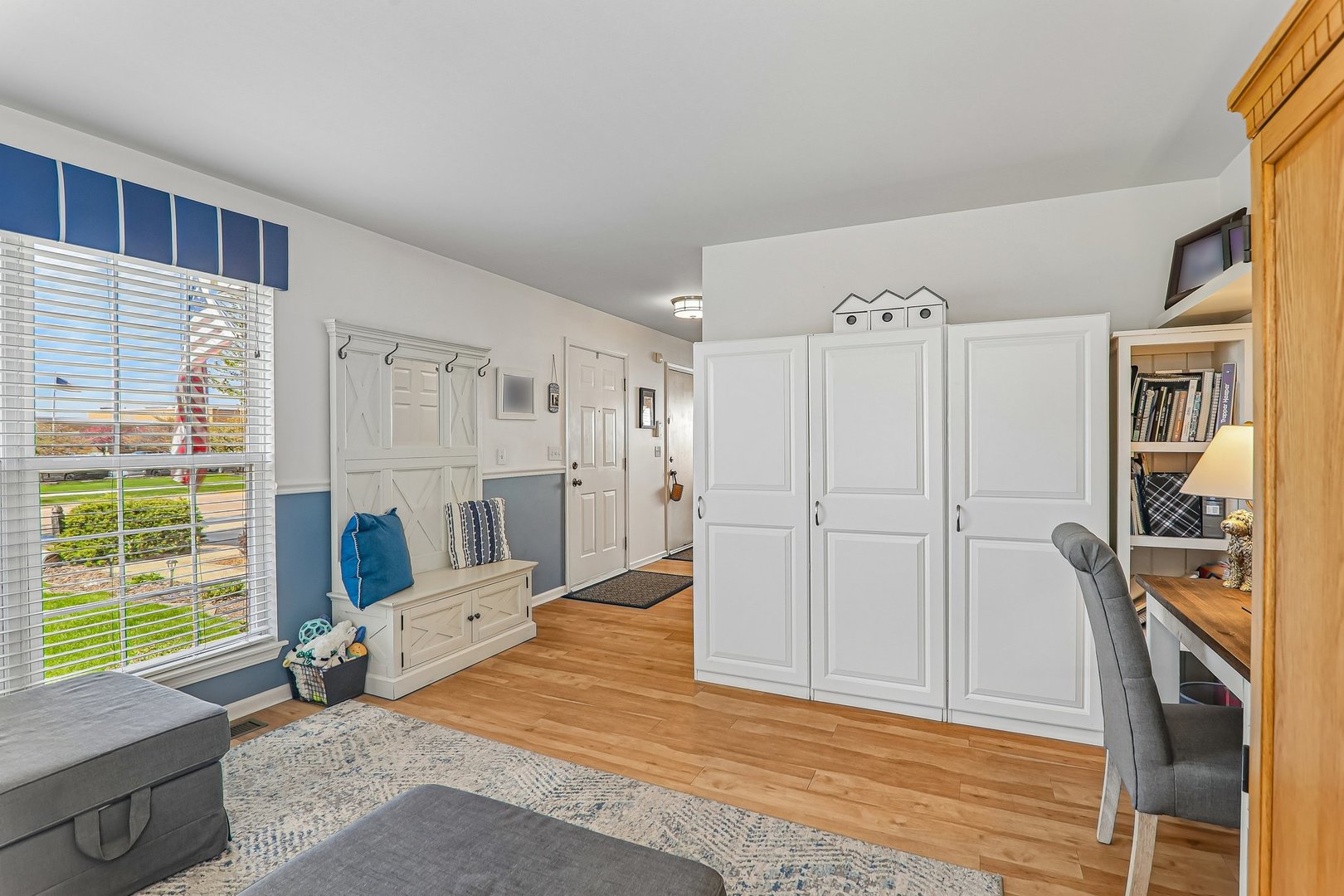 806 Meadowridge Drive, Aurora, IL 60504