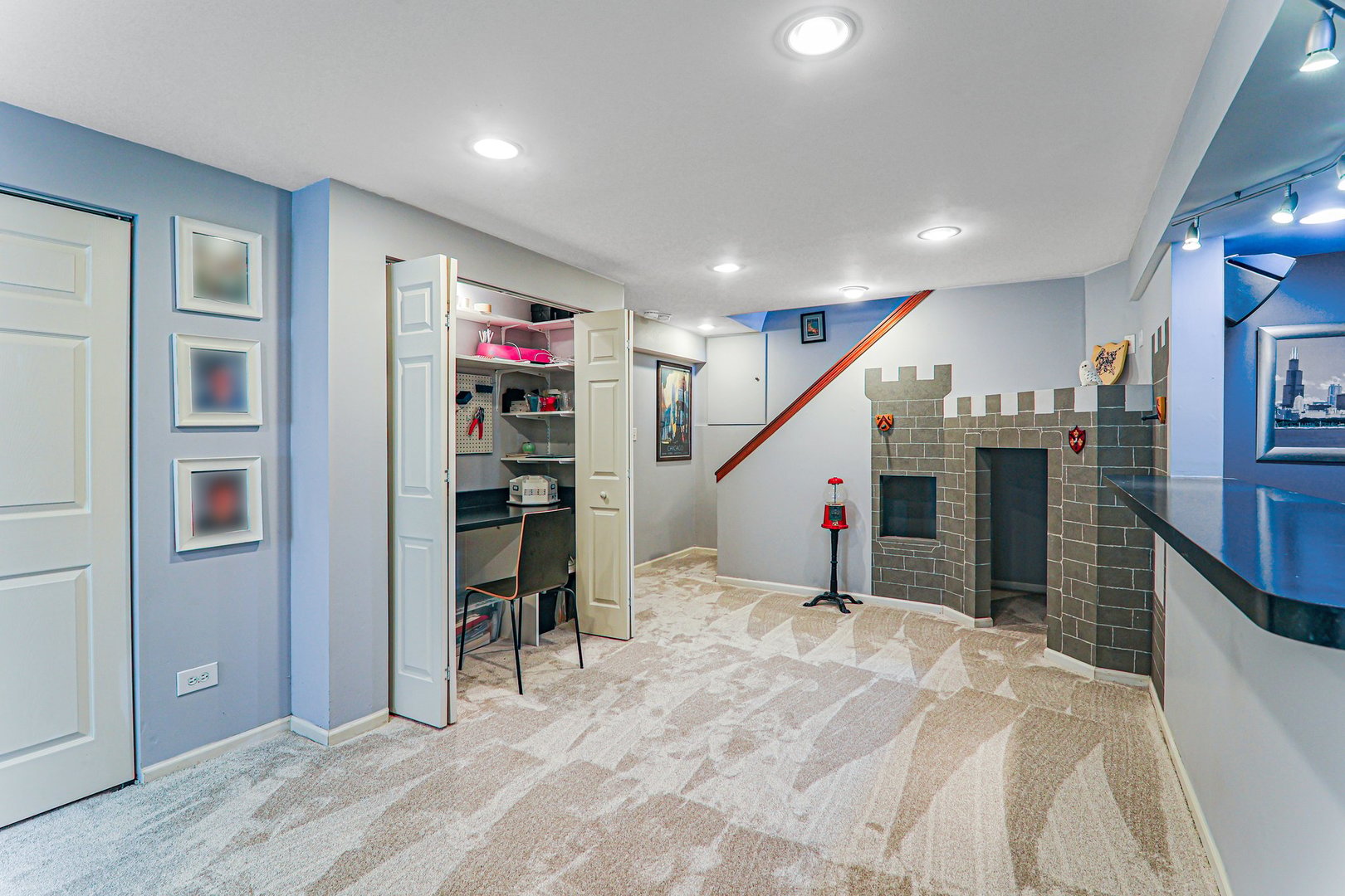 806 Meadowridge Drive, Aurora, IL 60504