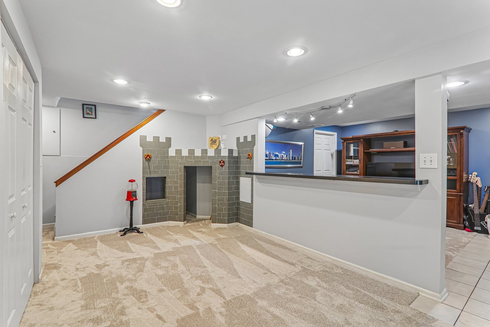 806 Meadowridge Drive, Aurora, IL 60504