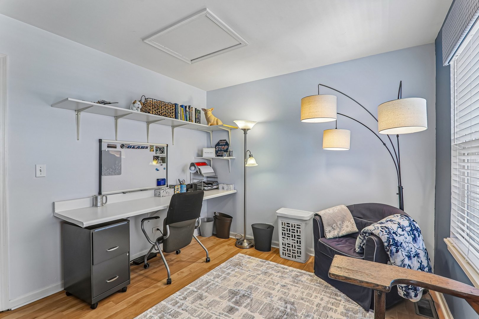 806 Meadowridge Drive, Aurora, IL 60504