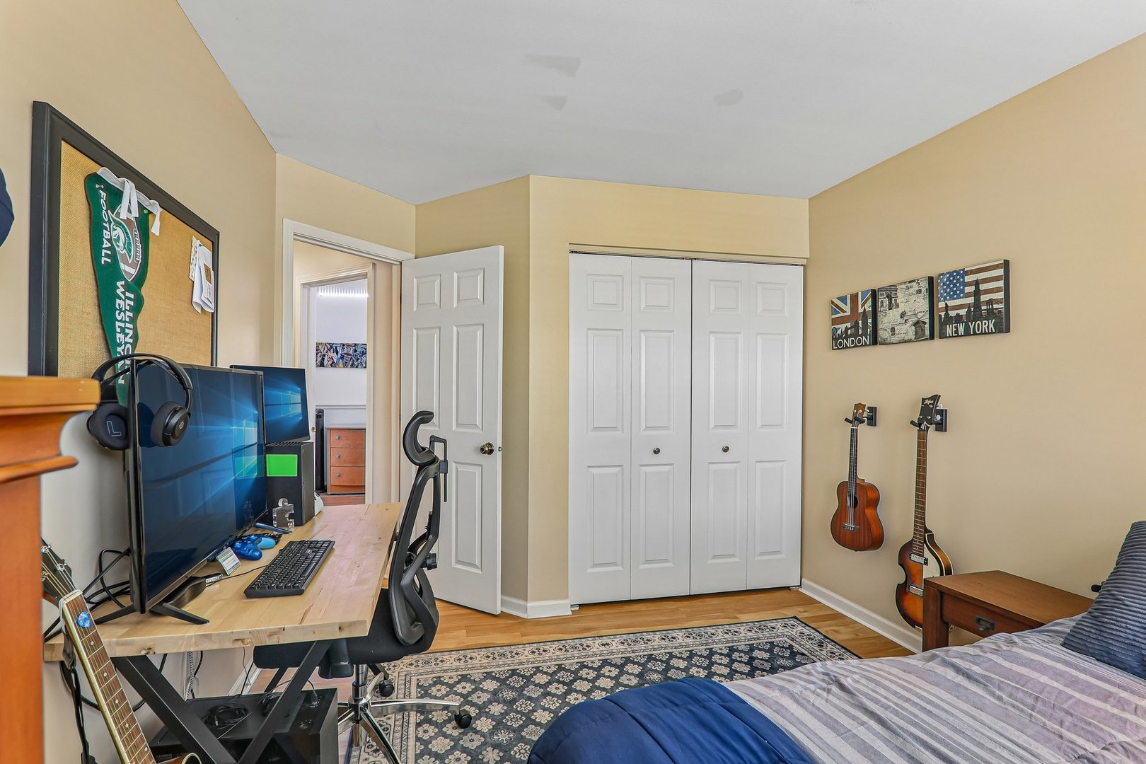 806 Meadowridge Drive, Aurora, IL 60504