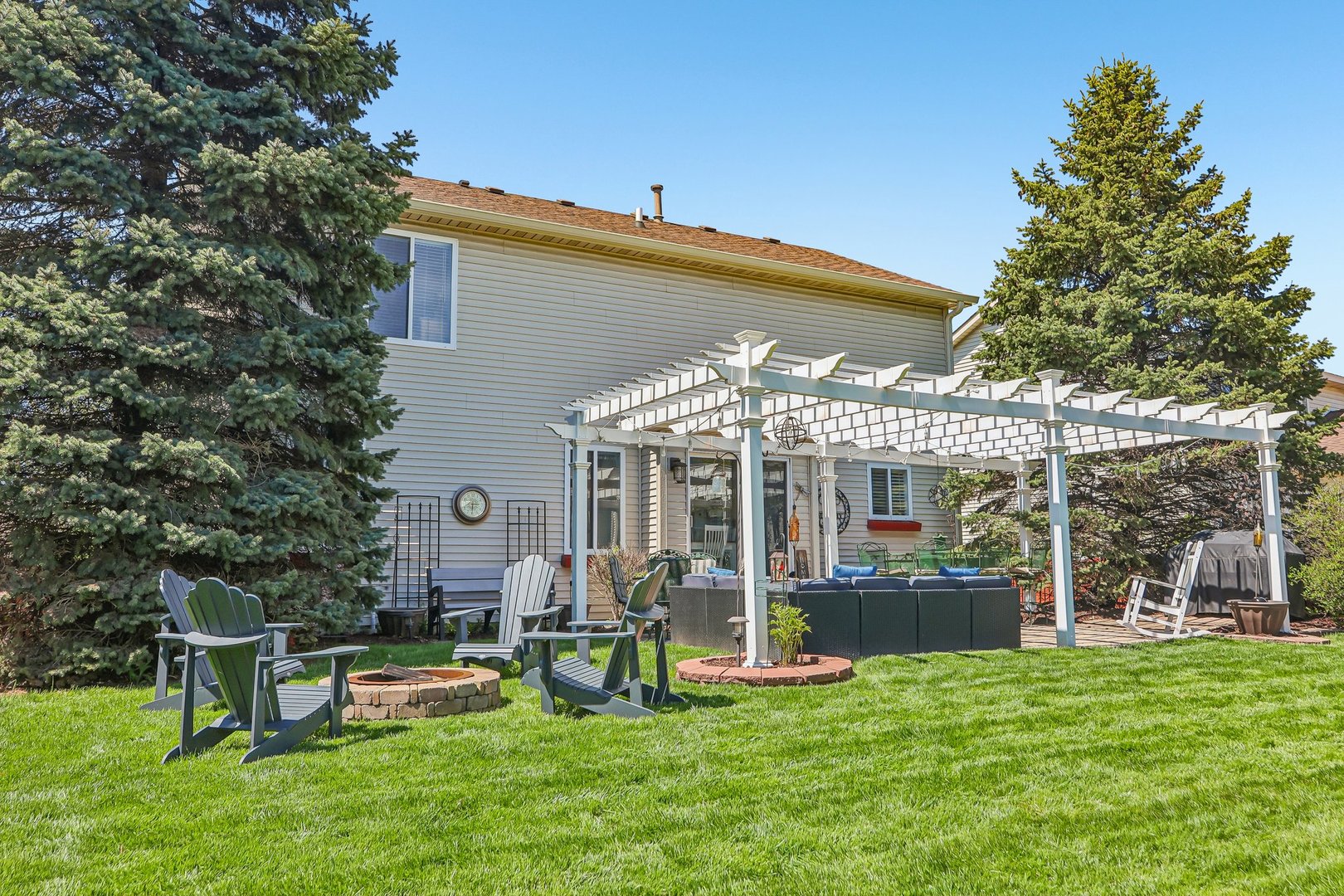 806 Meadowridge Drive, Aurora, IL 60504