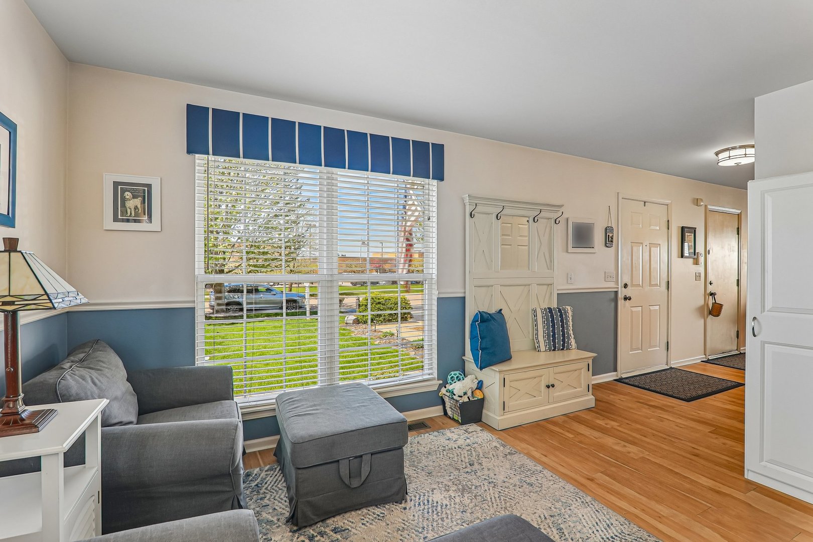 806 Meadowridge Drive, Aurora, IL 60504