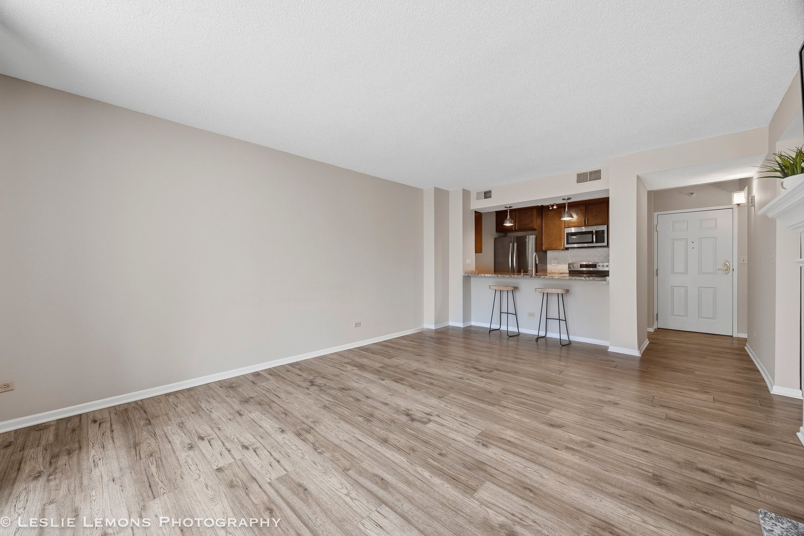 511 Aurora Avenue #313, Naperville, IL 60540