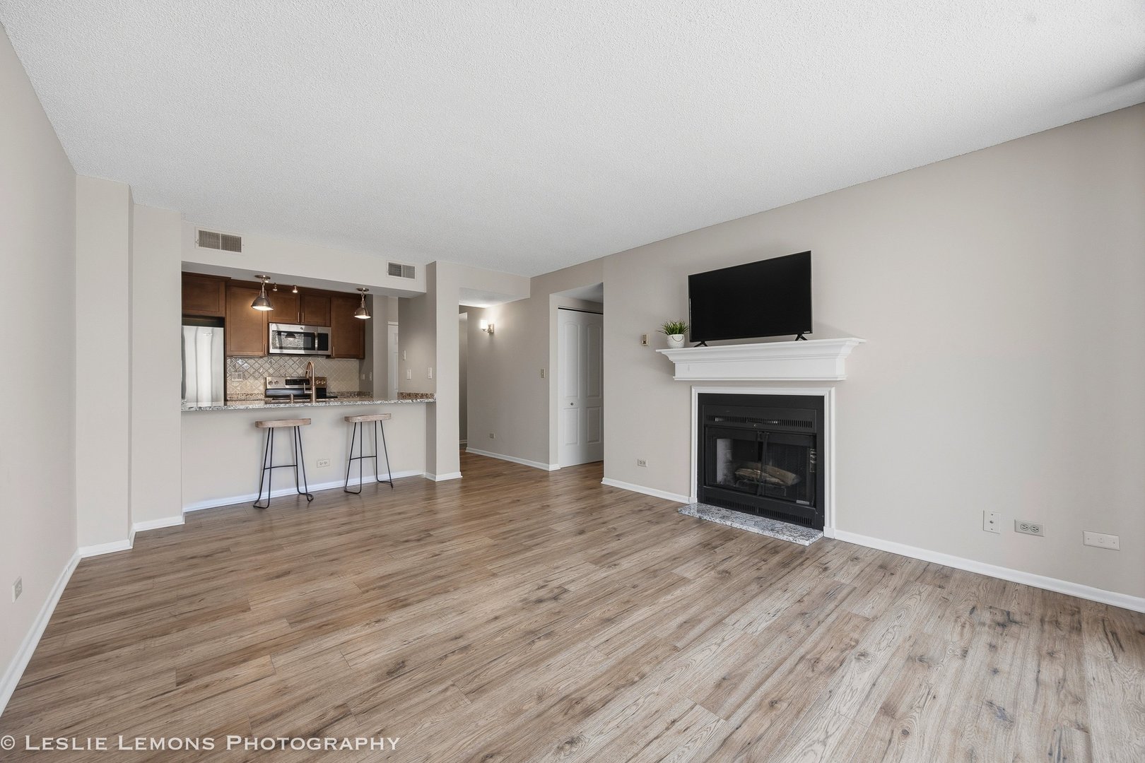 511 Aurora Avenue #313, Naperville, IL 60540