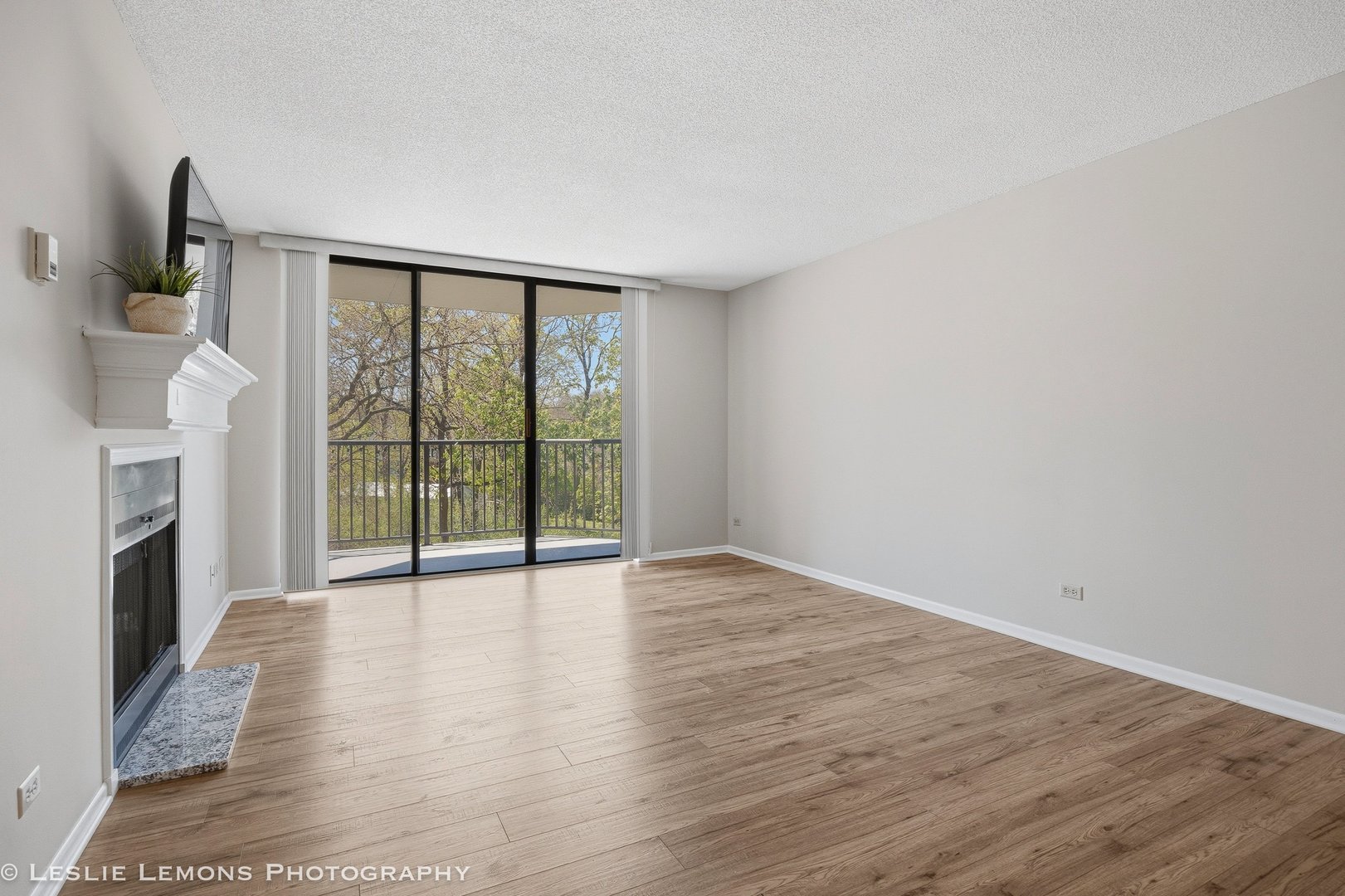 511 Aurora Avenue #313, Naperville, IL 60540