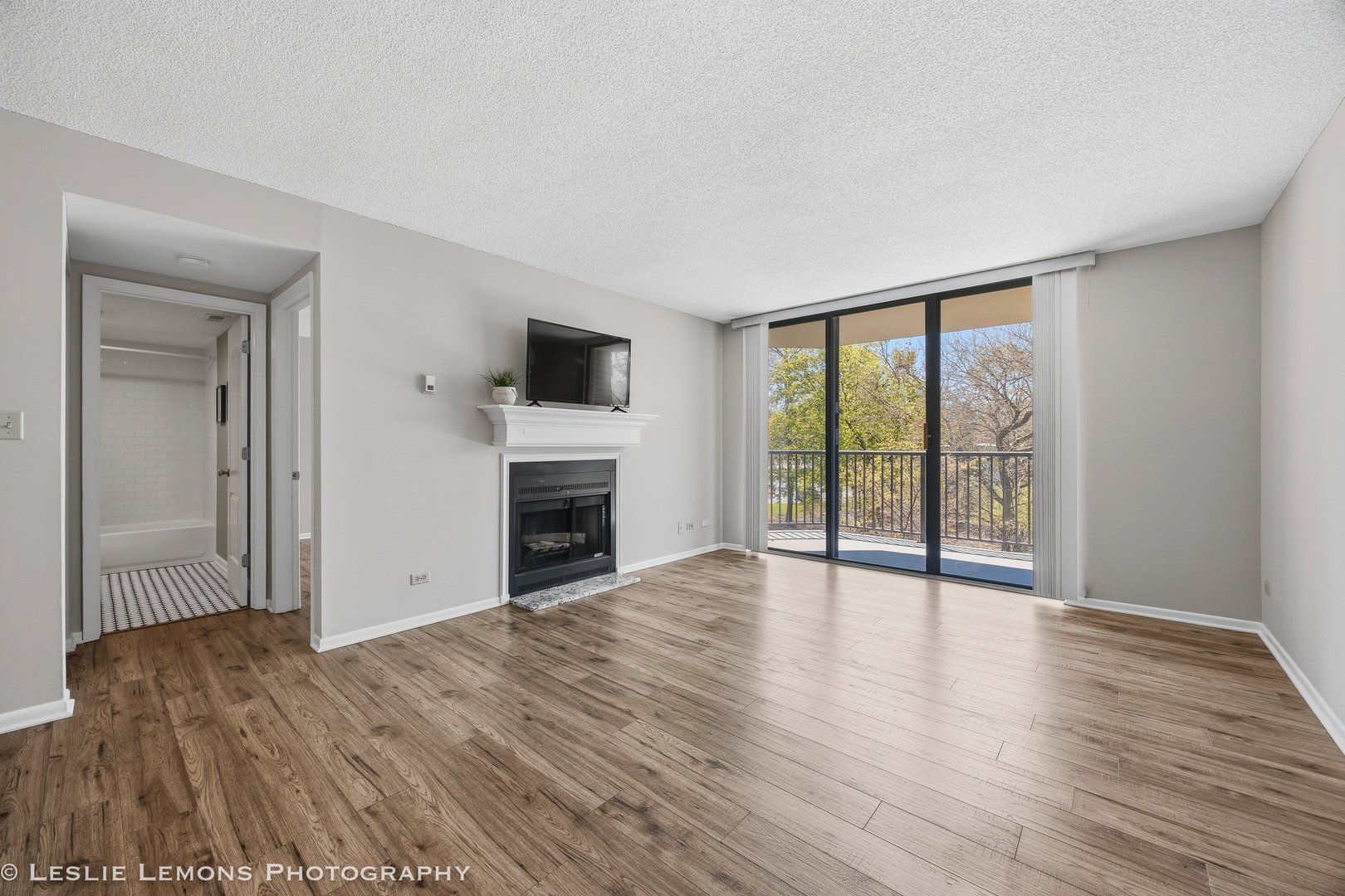 511 Aurora Avenue #313, Naperville, IL 60540