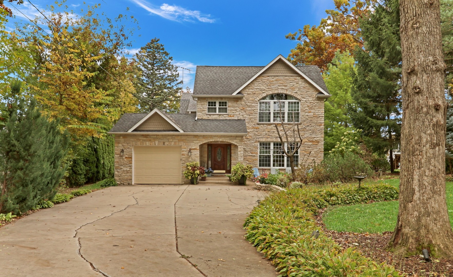 42065 N Old Lake Avenue, Antioch, IL 60002