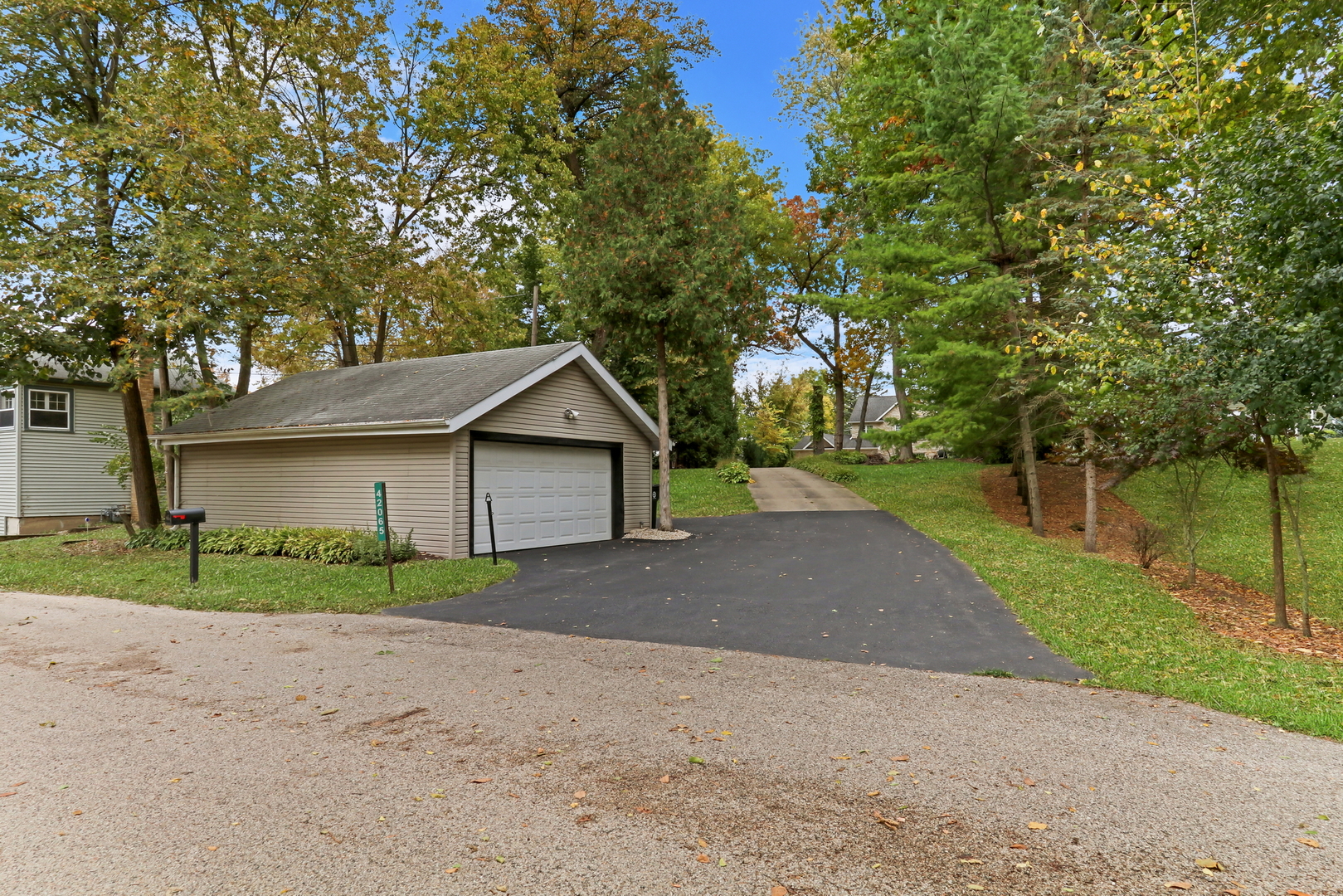 42065 N Old Lake Avenue, Antioch, IL 60002