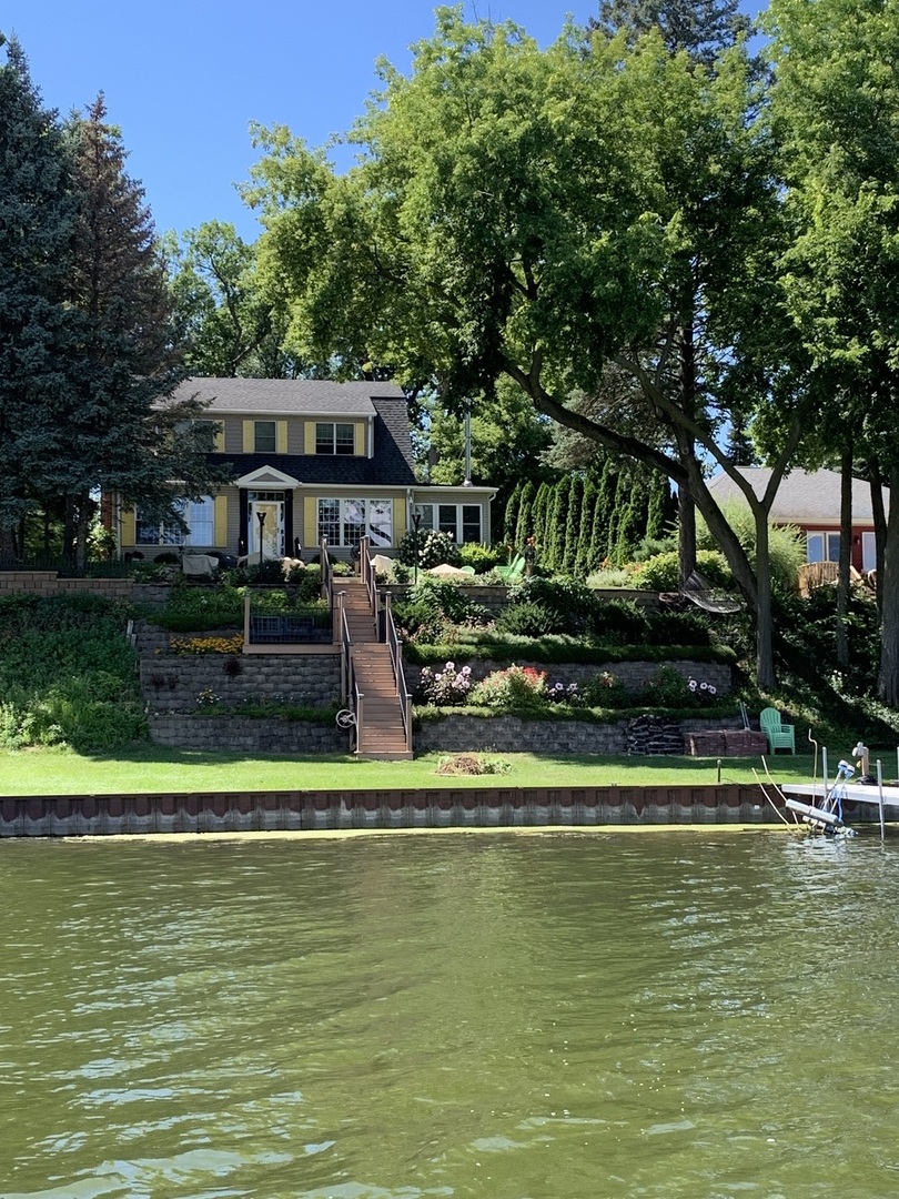 42065 N Old Lake Avenue, Antioch, IL 60002