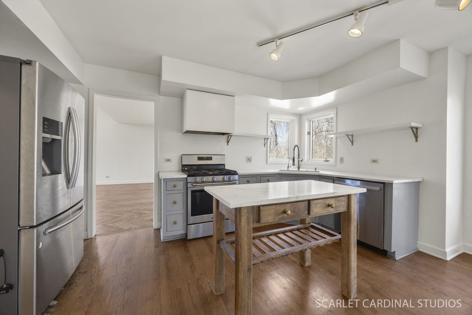 29W256 Oak Lane, West Chicago, IL 60185