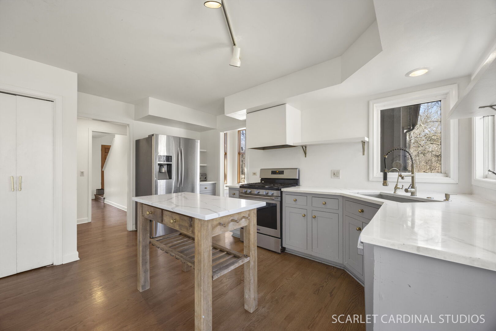 29W256 Oak Lane, West Chicago, IL 60185