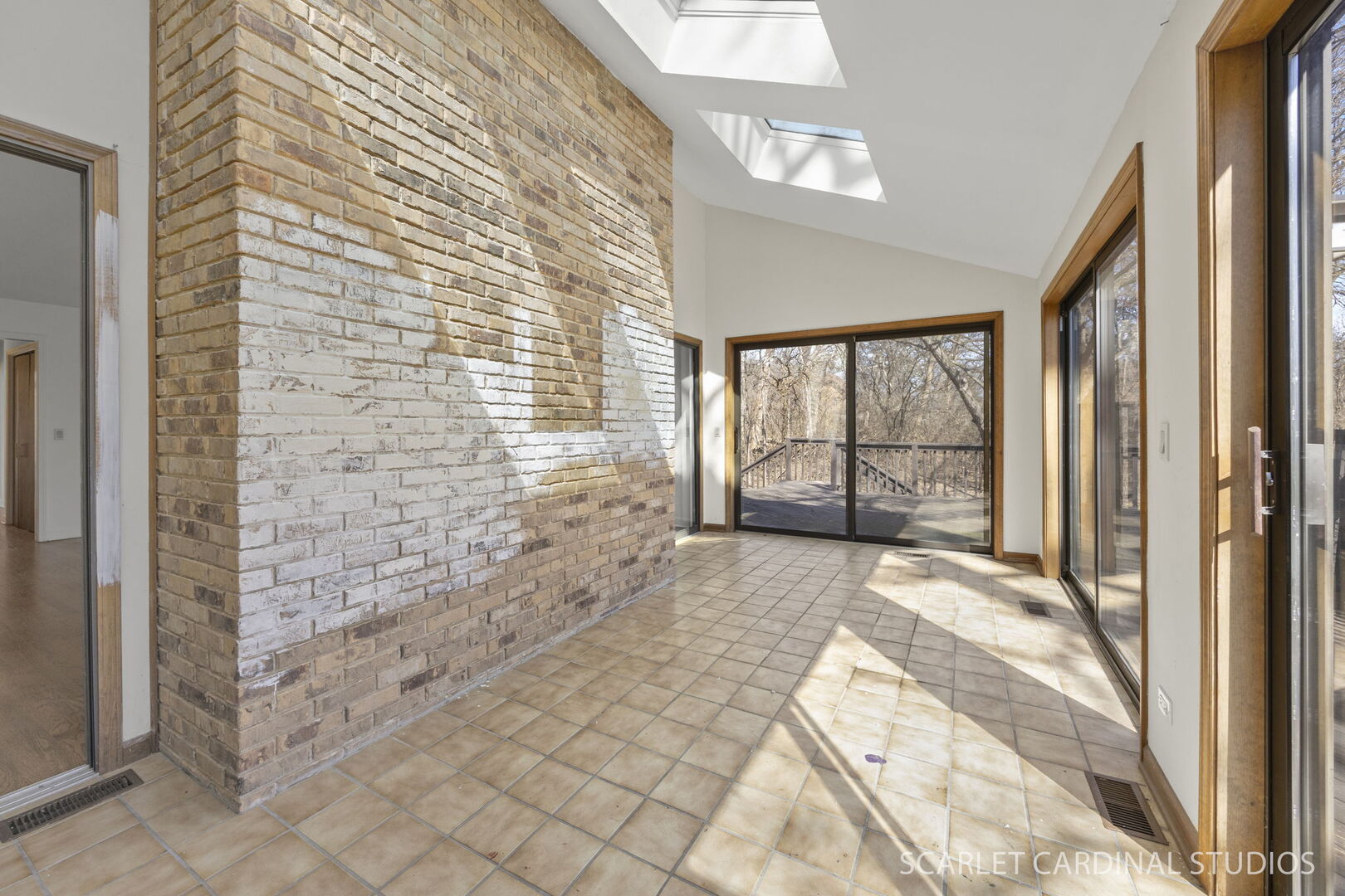 29W256 Oak Lane, West Chicago, IL 60185