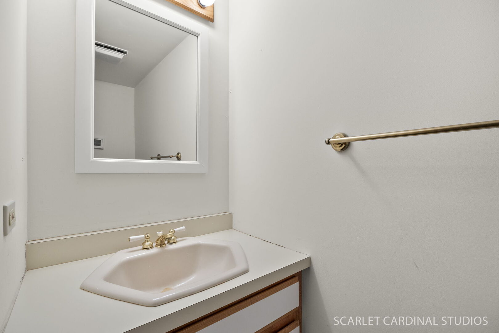 29W256 Oak Lane, West Chicago, IL 60185