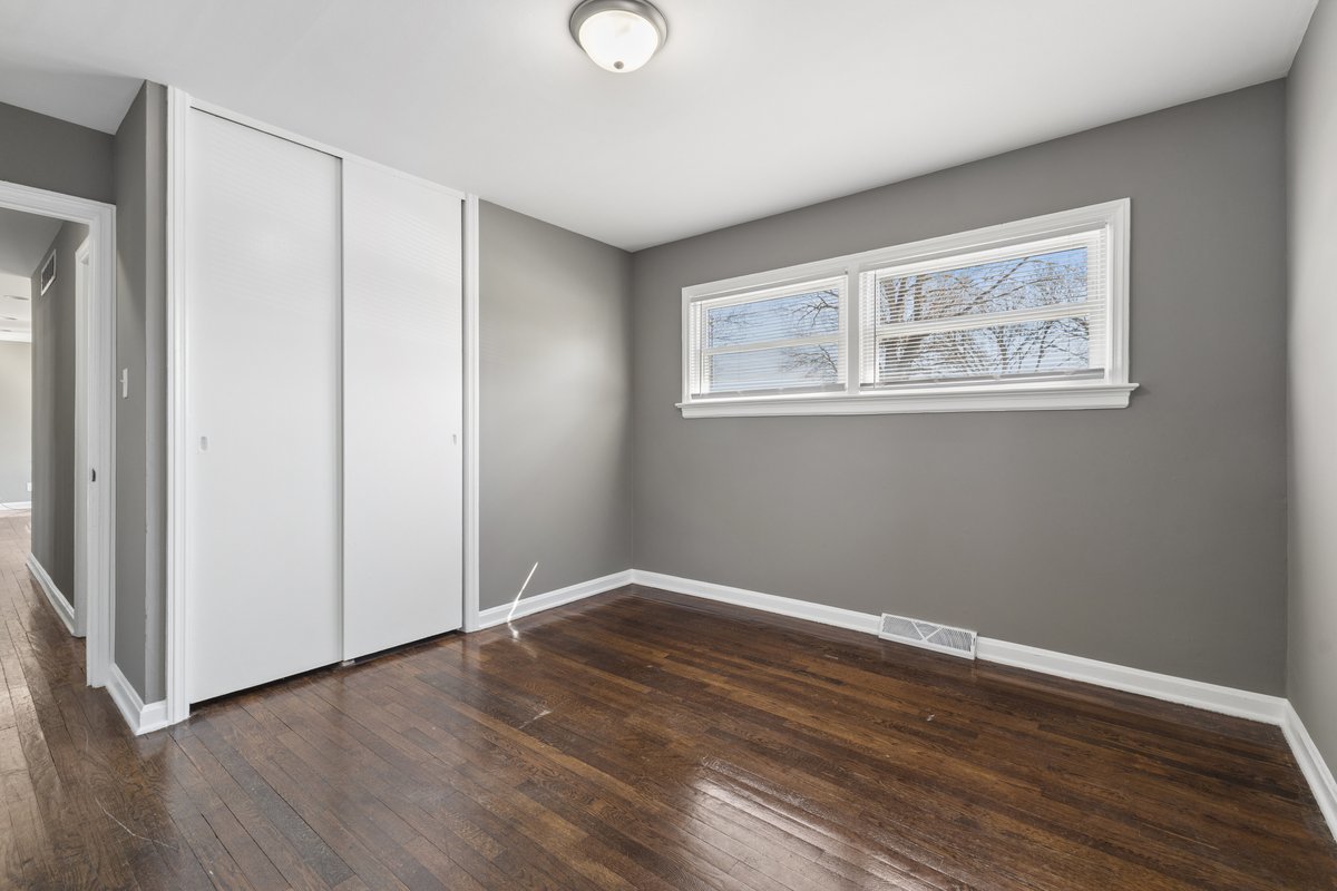 815 W 187th Street, Glenwood, IL 60425