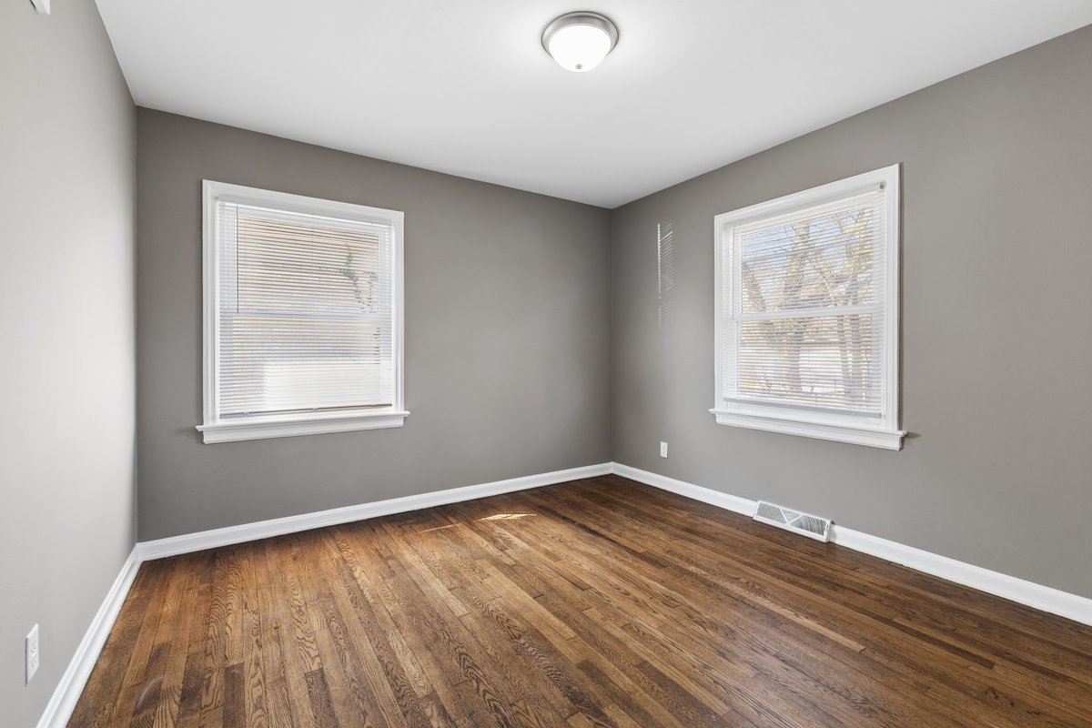 815 W 187th Street, Glenwood, IL 60425