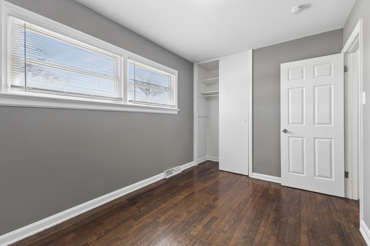 815 W 187th Street, Glenwood, IL 60425