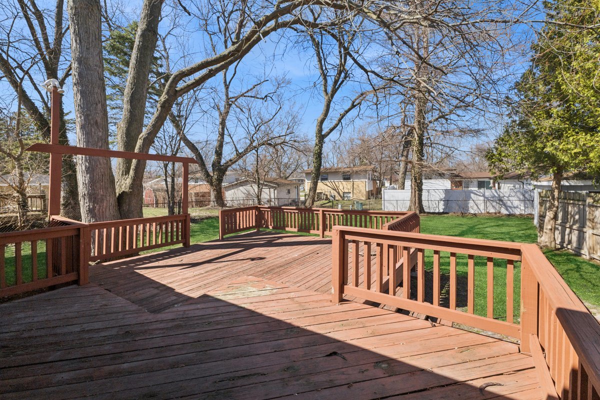 815 W 187th Street, Glenwood, IL 60425